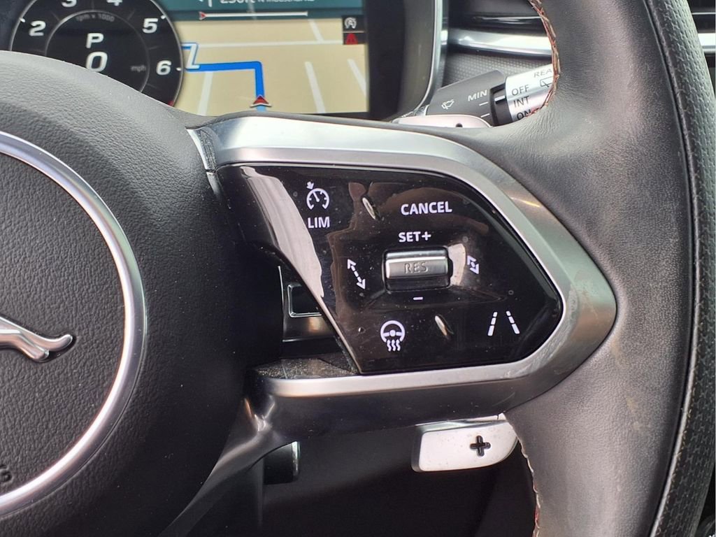 Used 2021 Jaguar F-PACE SVR image 6