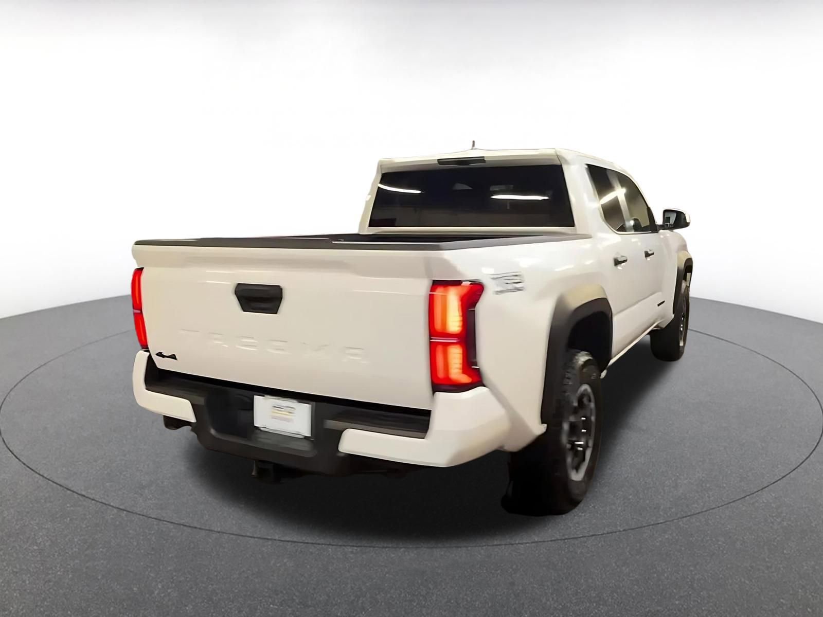 Used 2025 Toyota Tacoma TRD Off-Road image 15