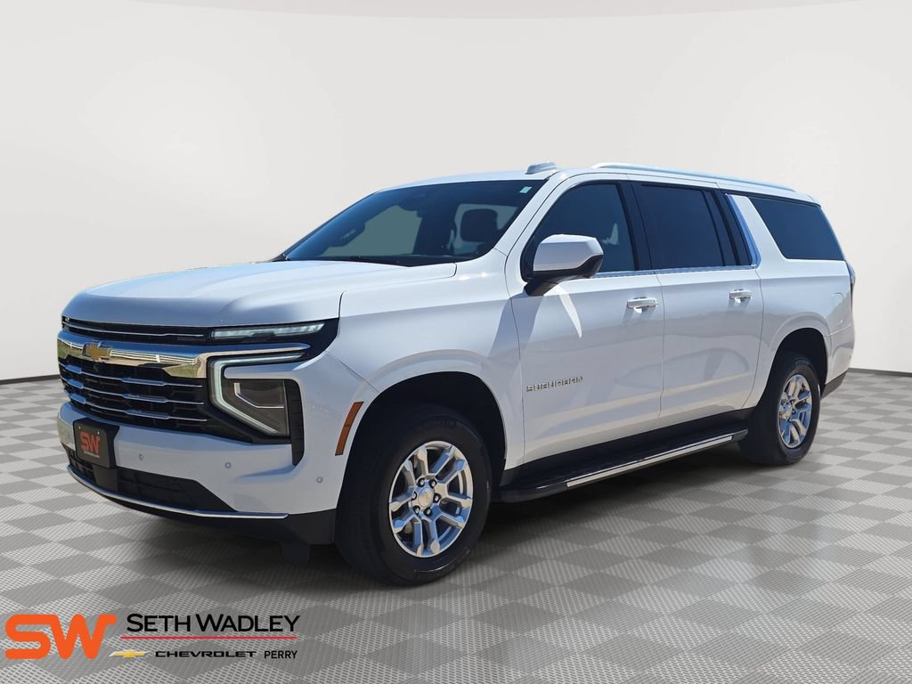 Used 2025 Chevrolet Suburban LT AWD/4WD image 3