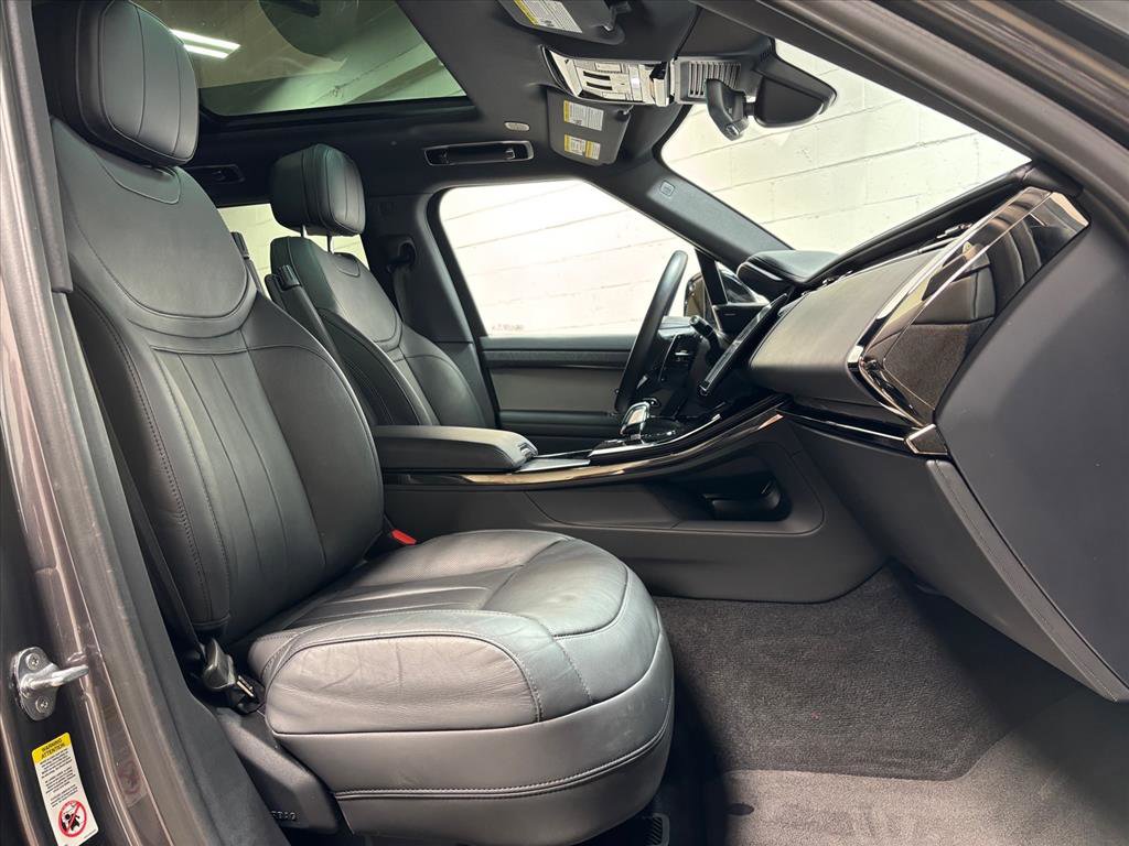 Used 2024 Land Rover Range Rover Sport SE image 32