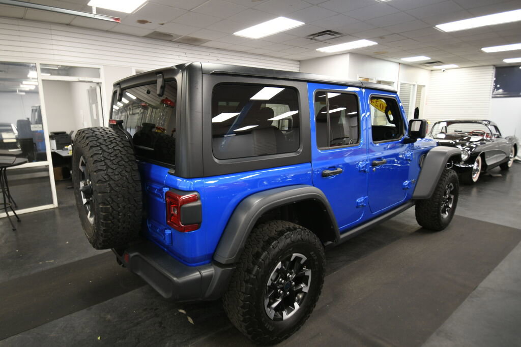 Used 2024 Jeep Wrangler Unlimited Rubicon 4xe AWD/4WD image 7