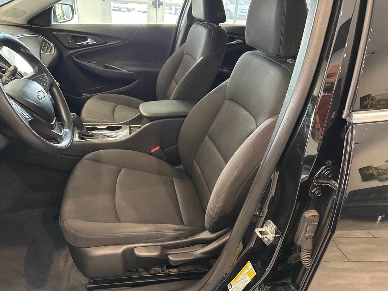 Used 2019 Chevrolet Malibu LS image 14