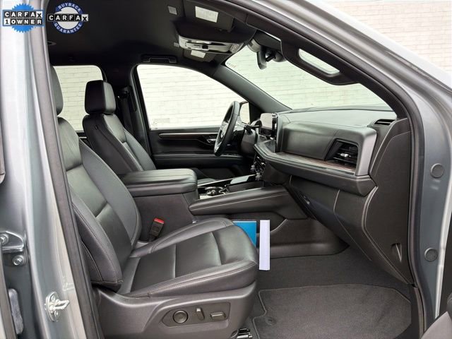 Used 2025 Chevrolet Suburban Z71 image 14