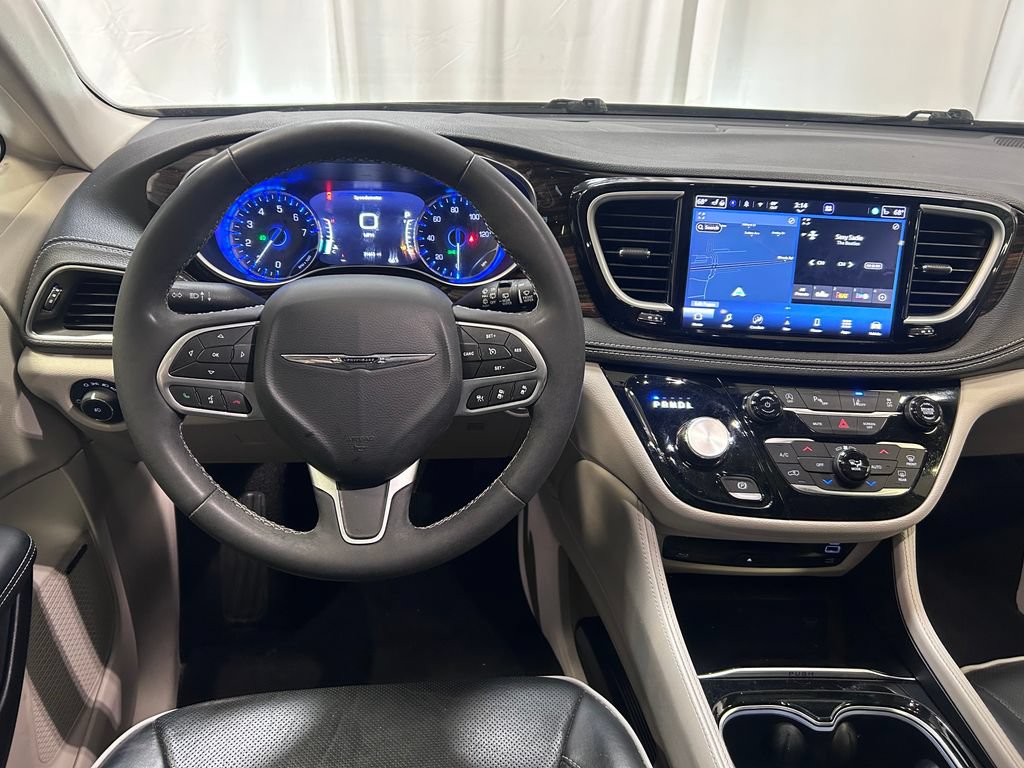 Used 2023 Chrysler Pacifica Limited w/ Uconnect Theater Family Group AWD/4WD image 3