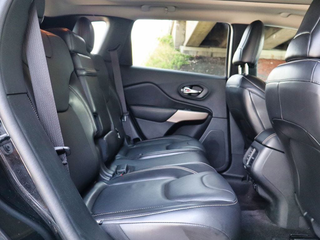 Used 2018 Jeep Cherokee Limited AWD/4WD image 42
