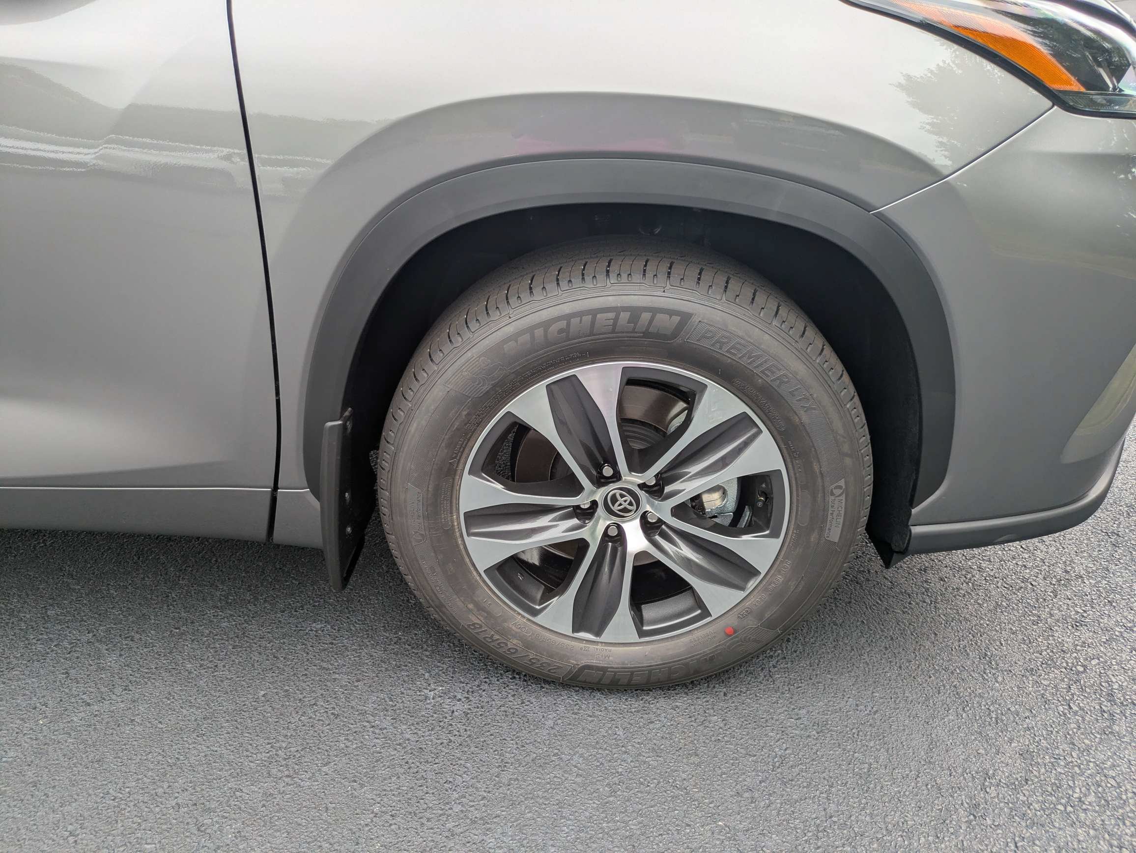 New 2026 Toyota Highlander XLE AWD/4WD image 12