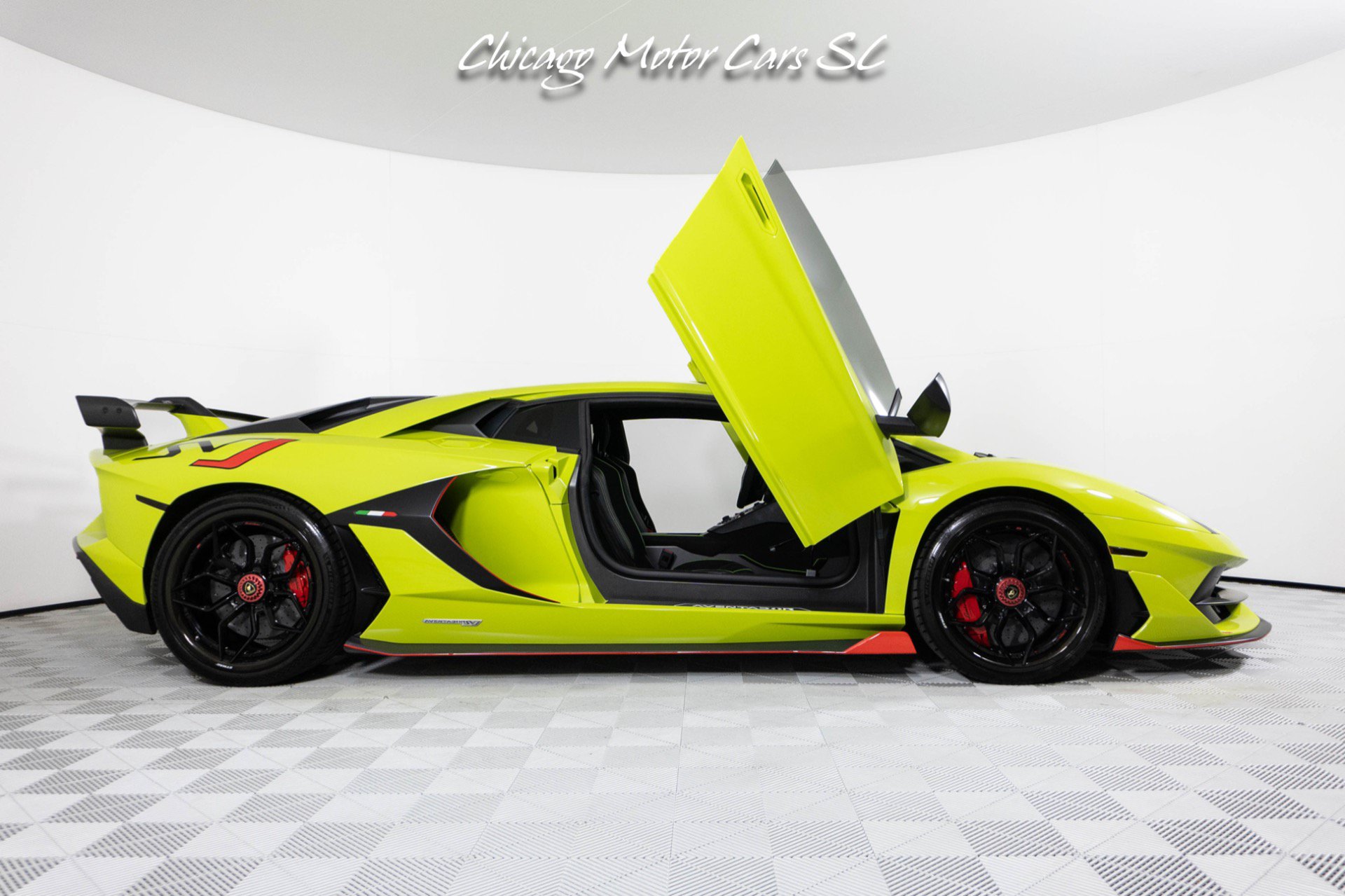 Used 2019 Lamborghini Aventador SVJ AWD/4WD image 29