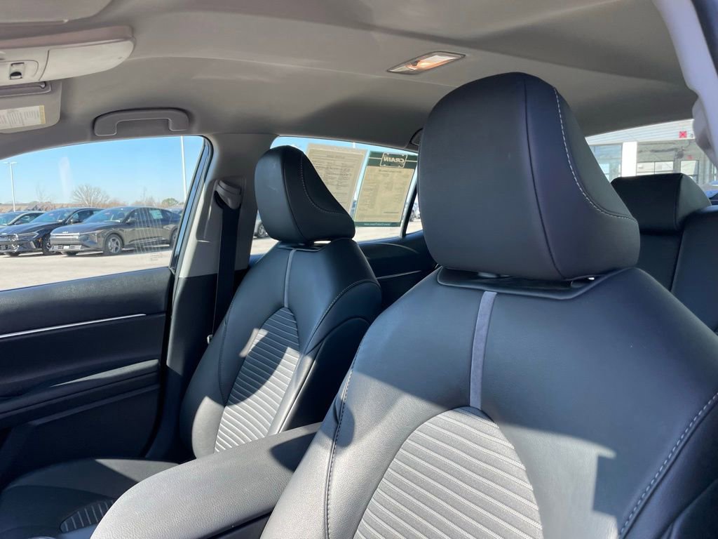 Used 2024 Toyota Camry SE image 20