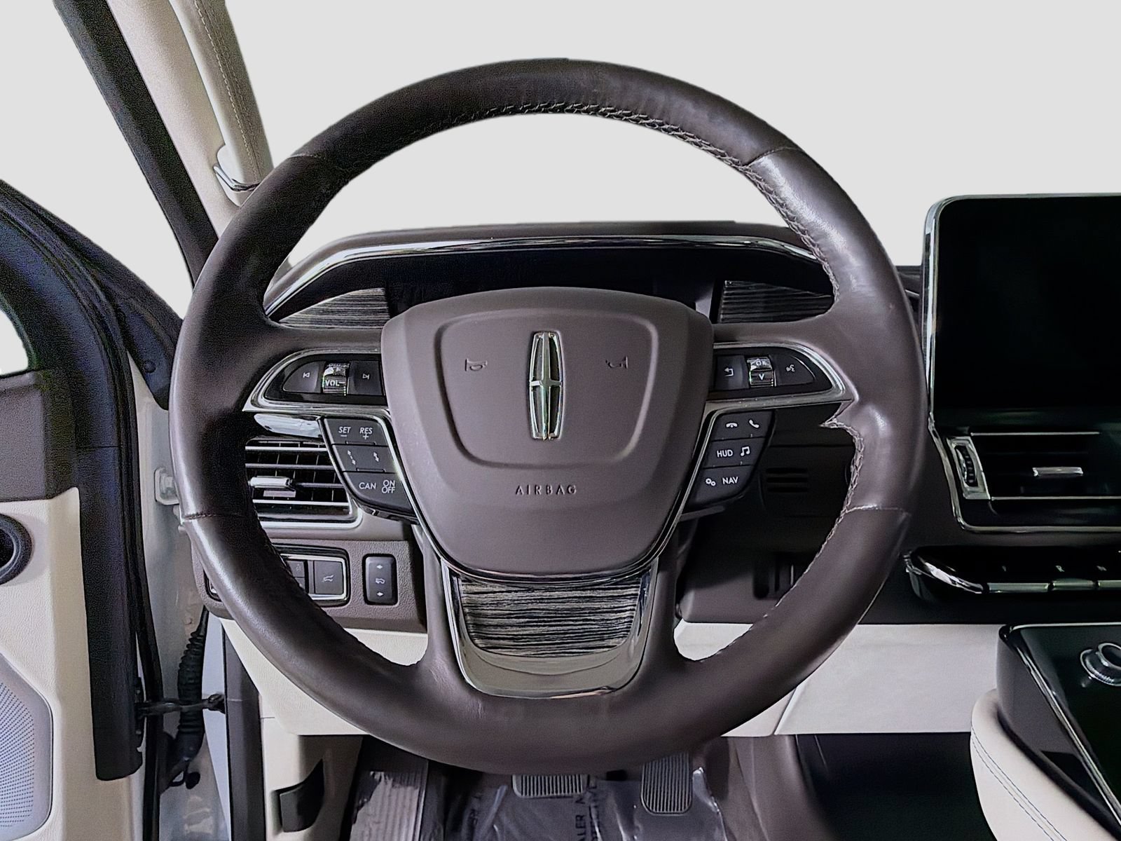 Used 2021 Lincoln Navigator Black Label w/ Cargo Convenience Package AWD/4WD image 11