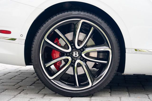 Used 2024 Bentley Continental GT V8 image 32