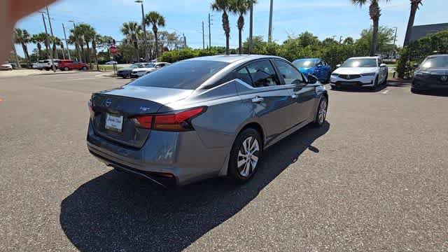Used 2024 Nissan Altima 2.5 S FWD image 8