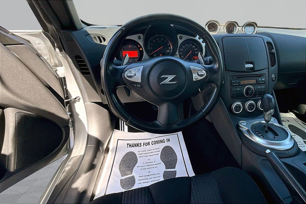 Used 2014 Nissan 370Z Coupe image 7