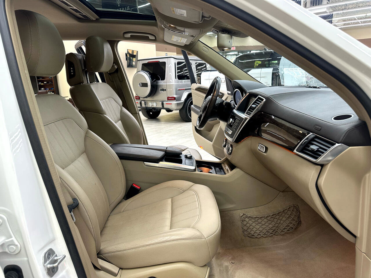 Used 2016 Mercedes-Benz GL 450 4MATIC w/ Premium I Package image 48