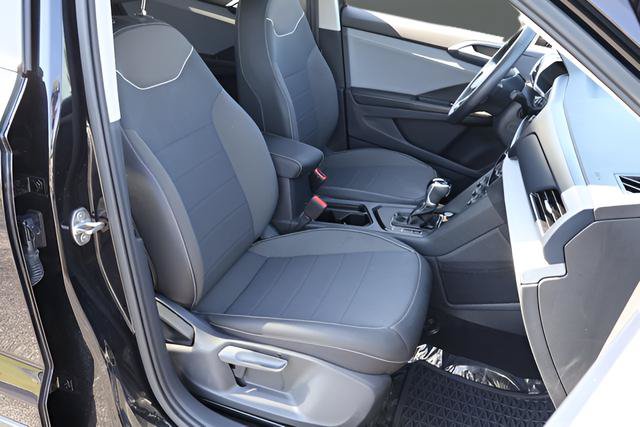 Certified 2024 Volkswagen Taos SE FWD image 20
