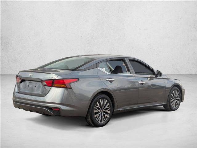 Used 2023 Nissan Altima 2.5 SV image 5