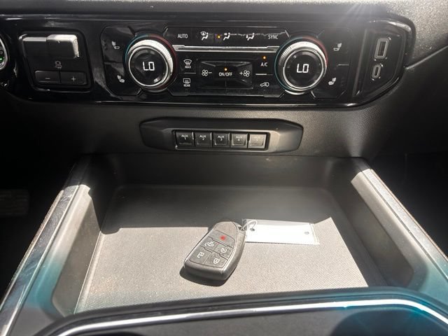 Used 2024 Chevrolet Silverado 2500 LT w/ Midnight Edition AWD/4WD image 21