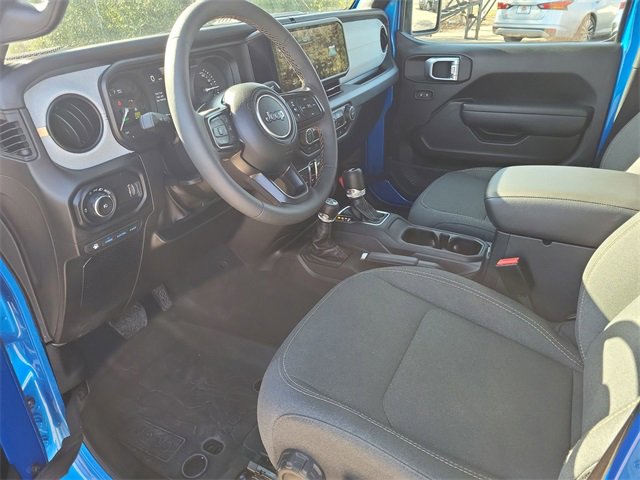 Used 2024 Jeep Wrangler Unlimited image 13