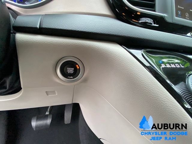 Used 2021 Chrysler Voyager L FWD image 40
