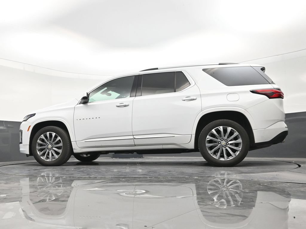 Used 2023 Chevrolet Traverse Premier FWD image 20