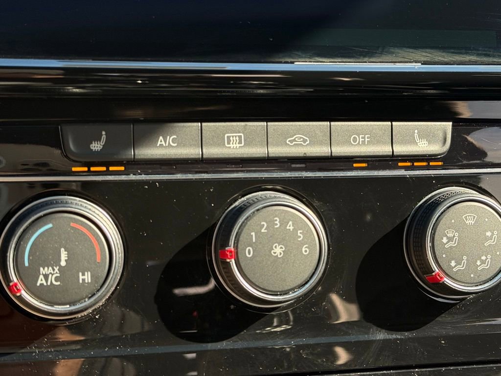 Used 2021 Volkswagen GTI SE image 13