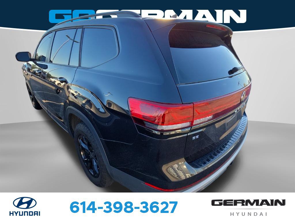 Used 2024 Volkswagen Atlas Peak Edition SE AWD/4WD image 7