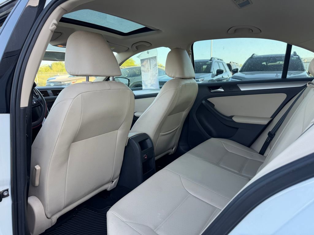 Used 2017 Volkswagen Jetta SE FWD image 7