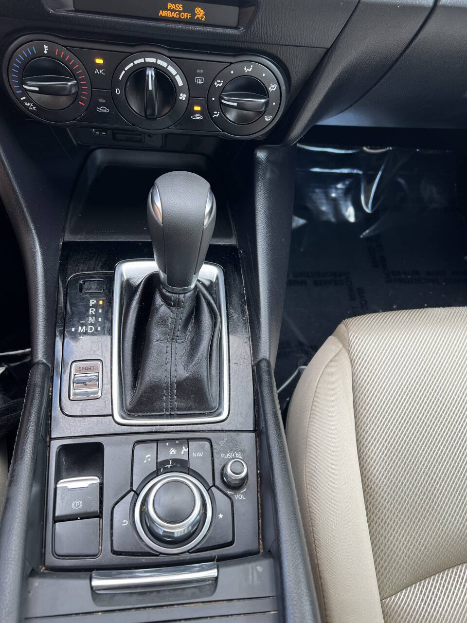 Used 2017 MAZDA MAZDA3 Sport FWD image 18