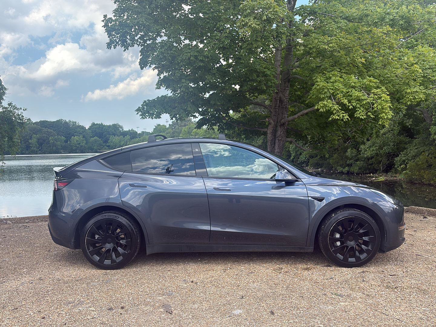 Used 2020 Tesla Model Y Long Range AWD/4WD image 3