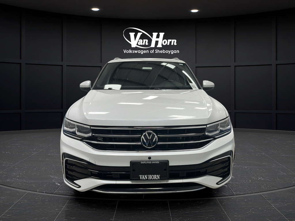 Used 2024 Volkswagen Tiguan SEL R-Line AWD/4WD image 2