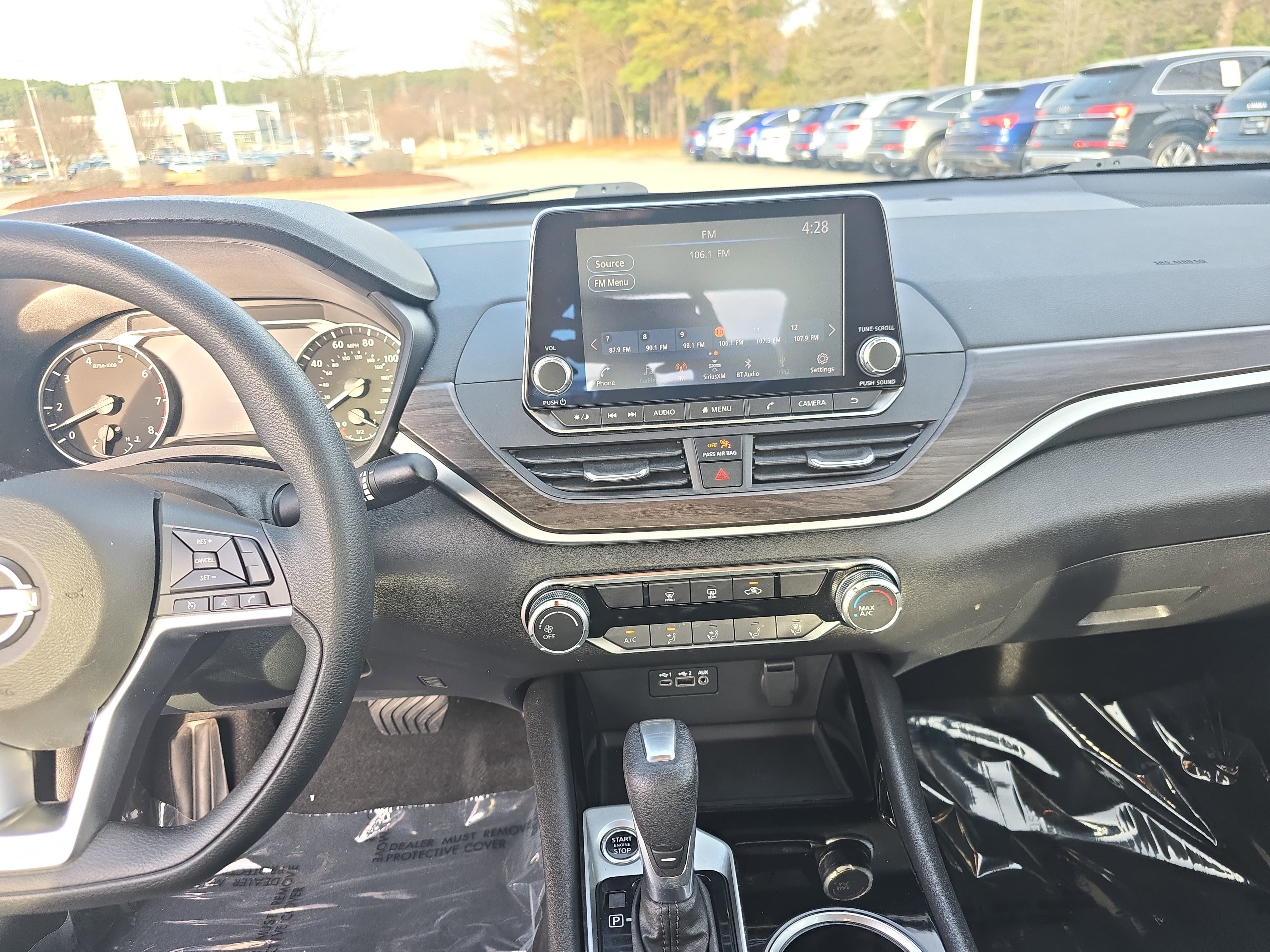 Used 2024 Nissan Altima 2.5 SV image 17