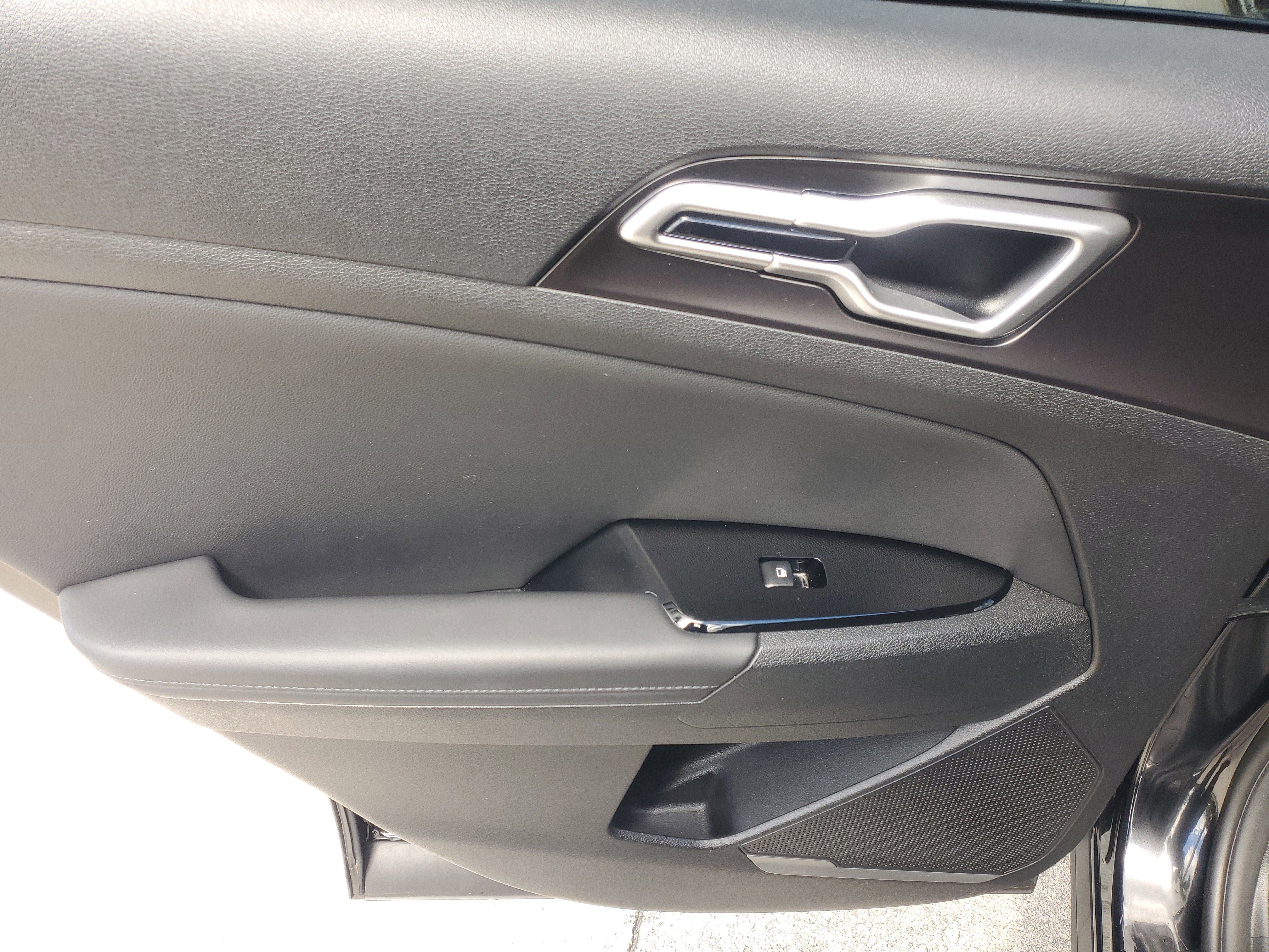 Used 2024 Kia Sportage EX image 14