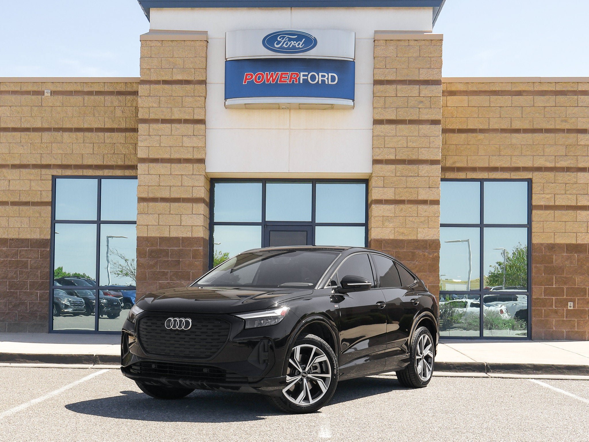 Used 2024 Audi Q4 e-tron Premium Plus AWD/4WD image 2