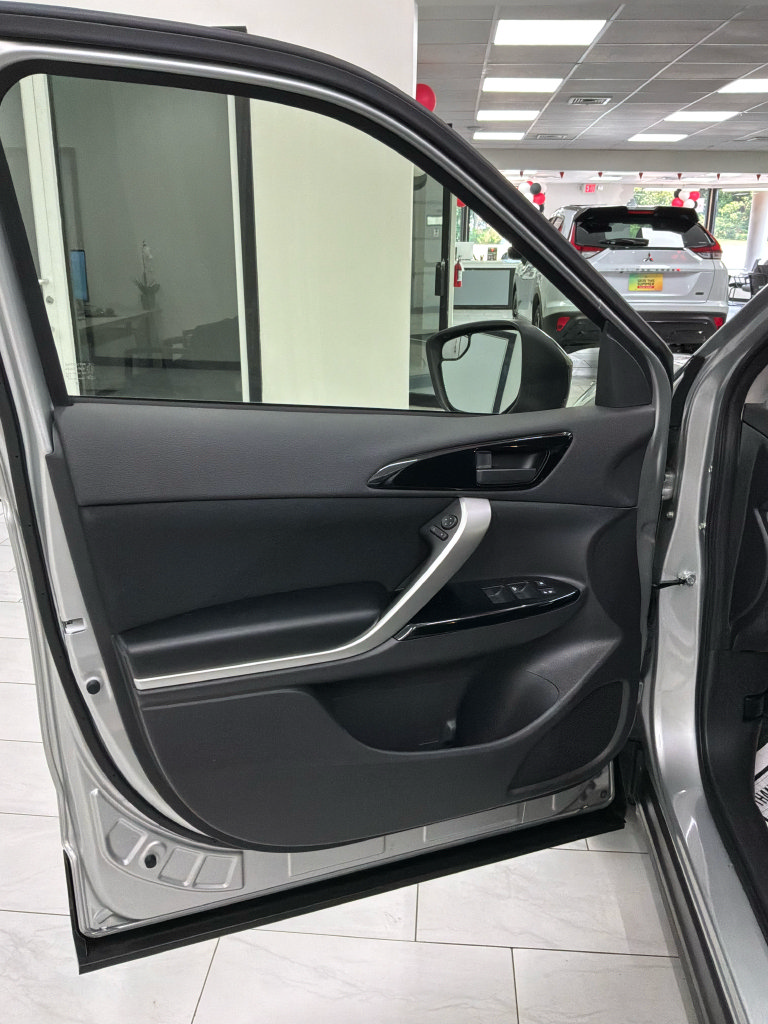 New 2025 Mitsubishi Eclipse Cross LE AWD/4WD image 12