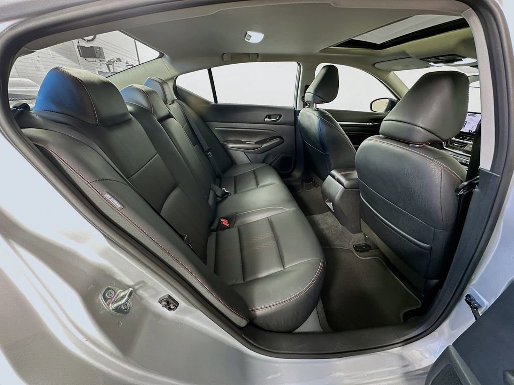 Used 2023 Nissan Altima 2.5 SR w/ SR Premium Package image 27