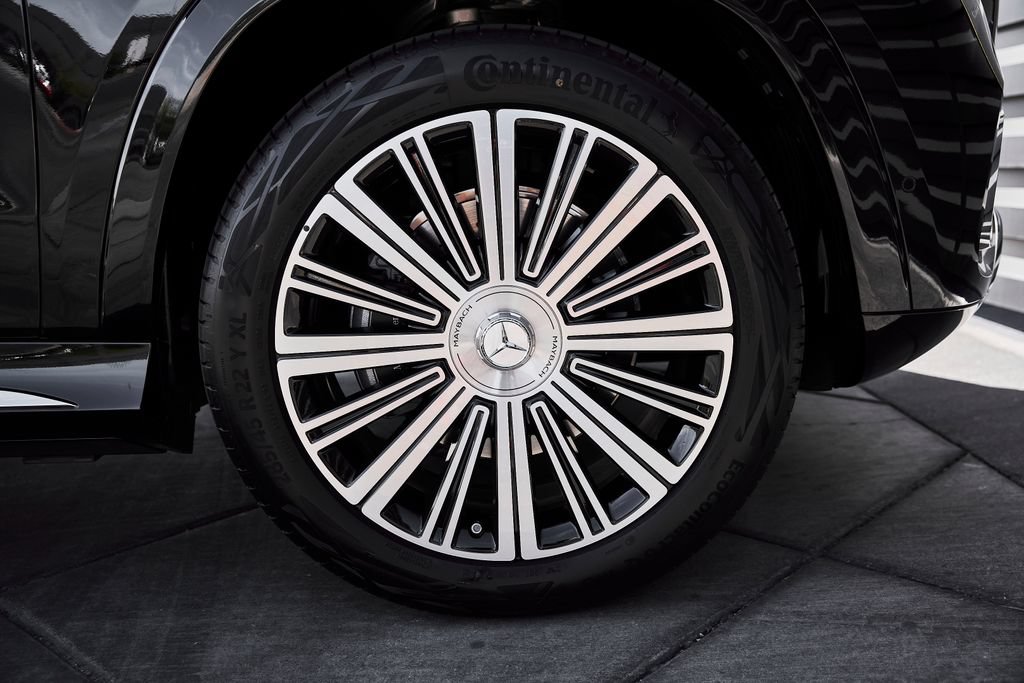Used 2026 Mercedes-Benz Maybach GLS 600 4MATIC image 22