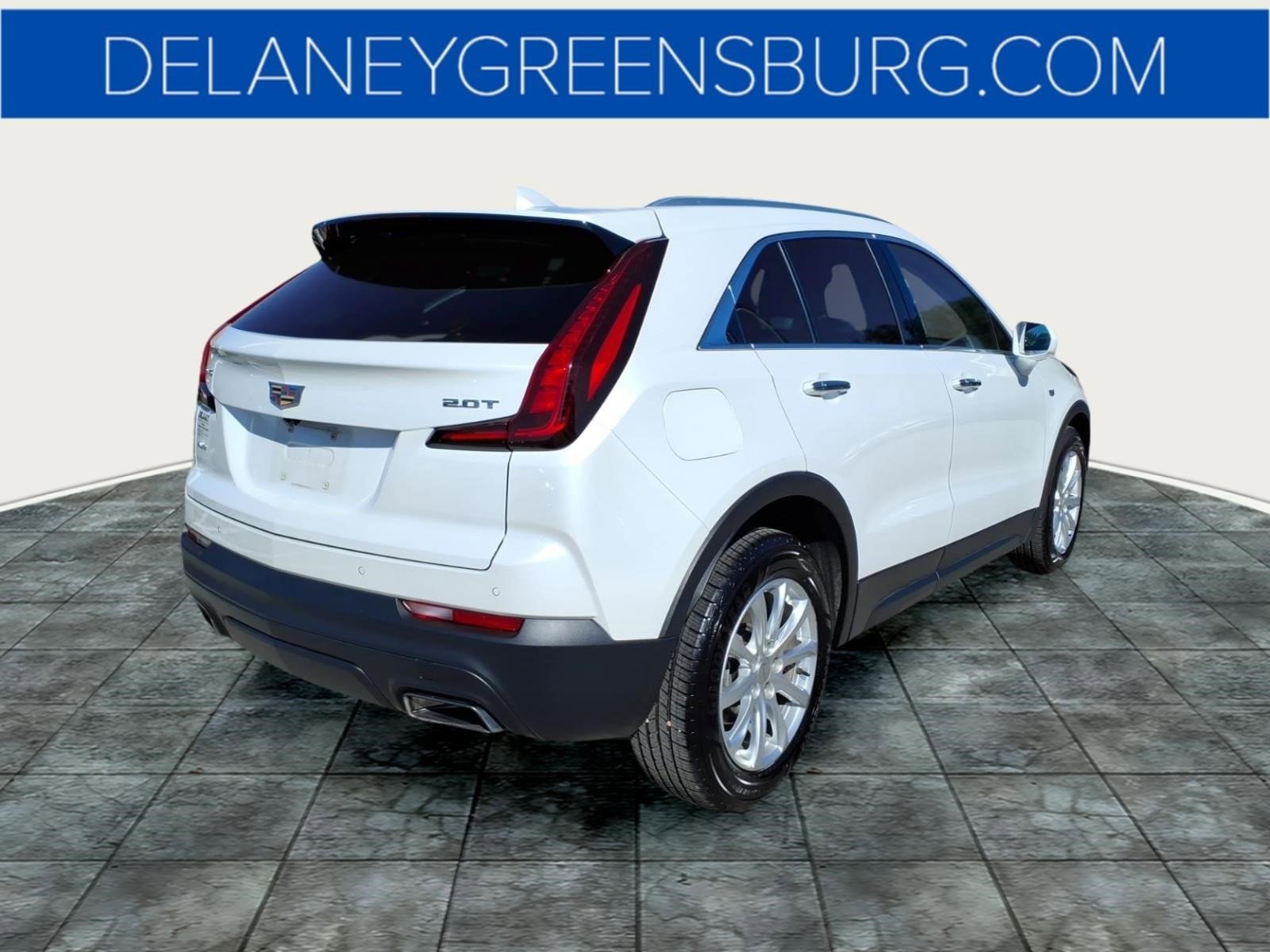 Used 2019 Cadillac XT4 Luxury w/ Cold Weather Package AWD/4WD image 3