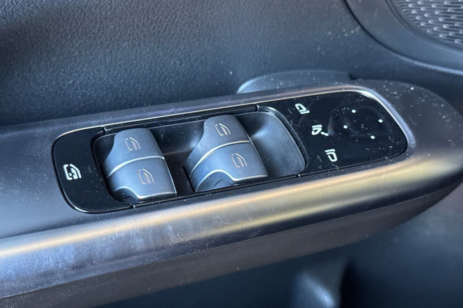 New 2025 Mercedes-Benz C 300 4MATIC Sedan image 13