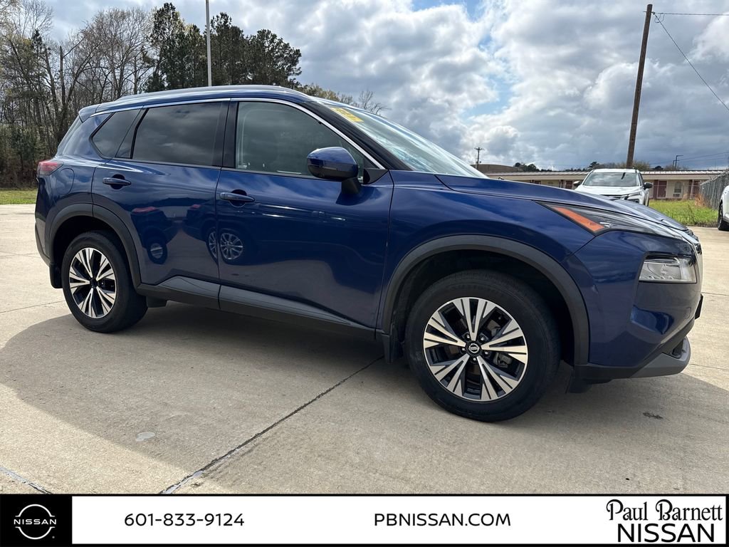 Used 2021 Nissan Rogue SV w/ Premium Package image 4