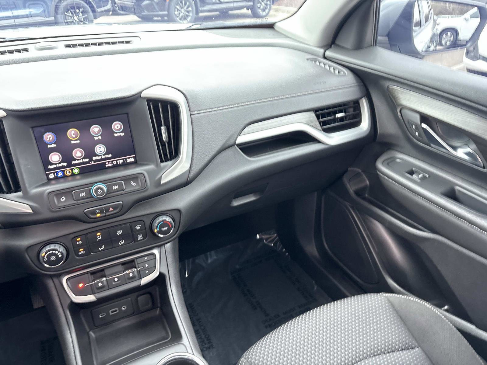 Used 2023 GMC Terrain SLE image 27