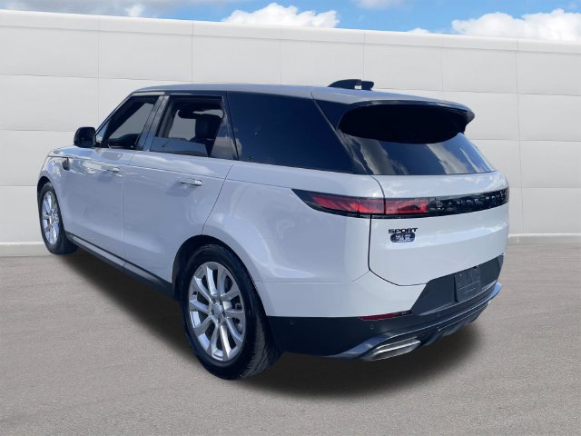 Used 2025 Land Rover Range Rover Sport SE AWD/4WD image 3