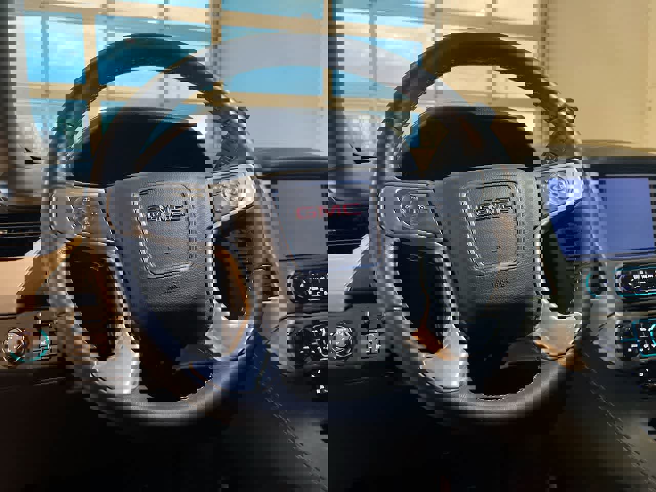 Used 2017 GMC Yukon SLE w/ SLE Value Package image 14