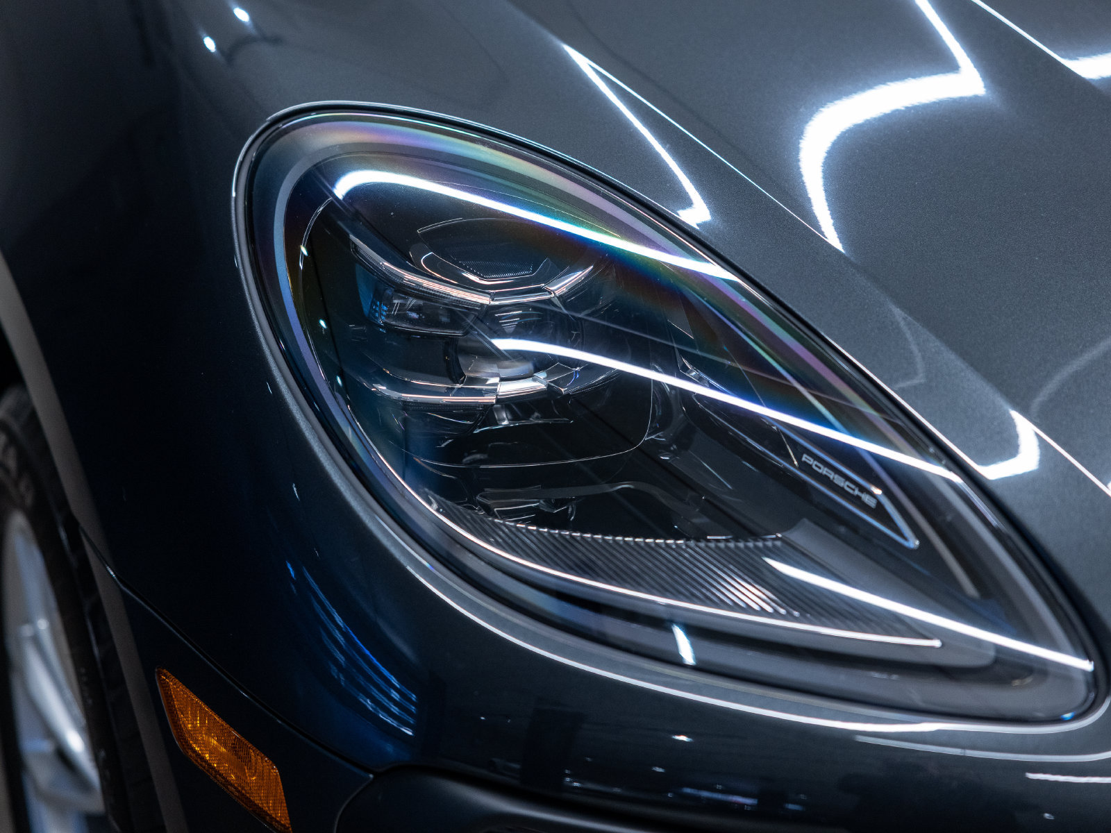Certified 2023 Porsche Macan AWD/4WD image 13
