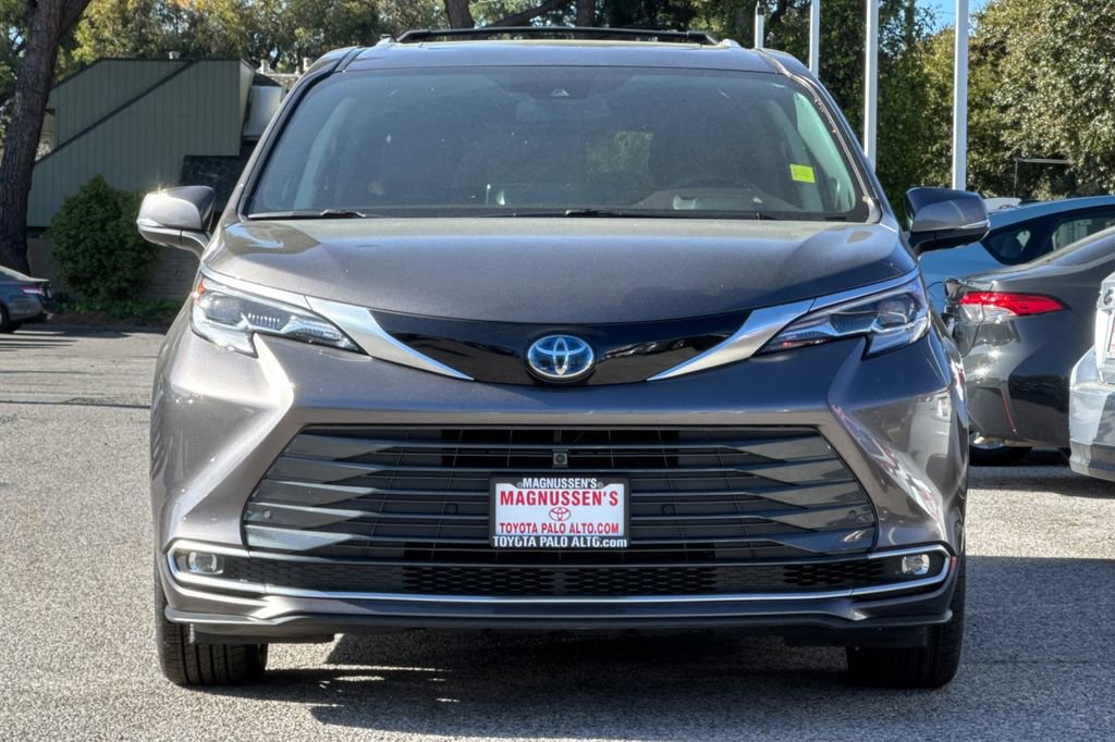 Certified 2023 Toyota Sienna Platinum image 8