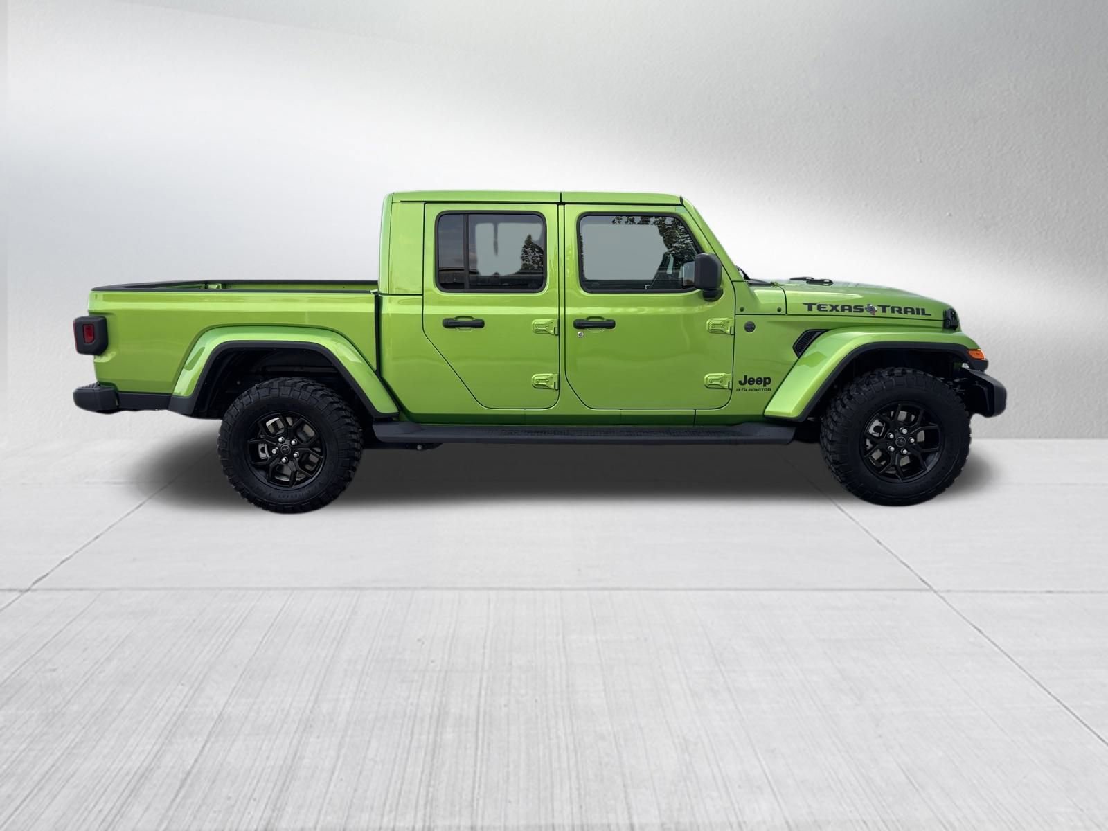 Used 2025 Jeep Gladiator Sport image 5