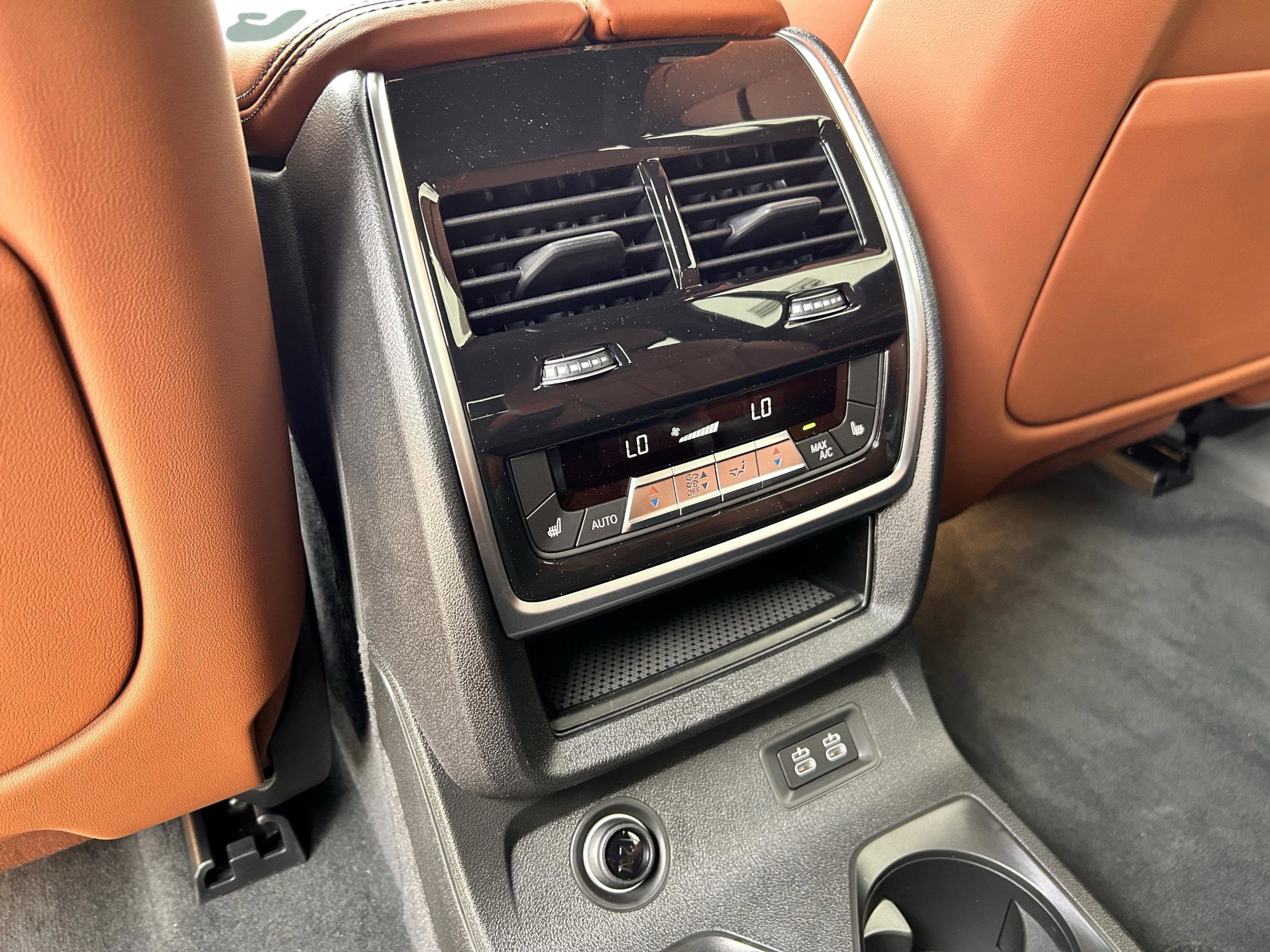 Used 2026 BMW ALPINA XB7 image 31