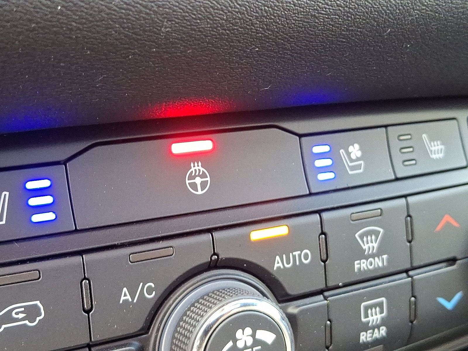 Certified 2024 Dodge Durango GT image 26