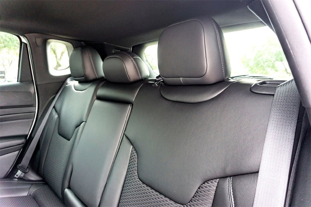 New 2026 Jeep Compass Latitude image 17