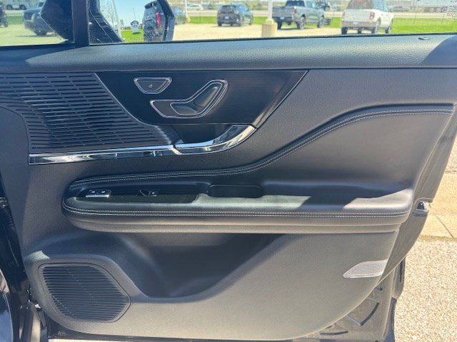 Used 2020 Lincoln Corsair FWD w/ Premium Package image 41