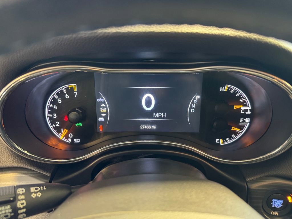 Used 2019 Jeep Grand Cherokee Laredo AWD/4WD image 16