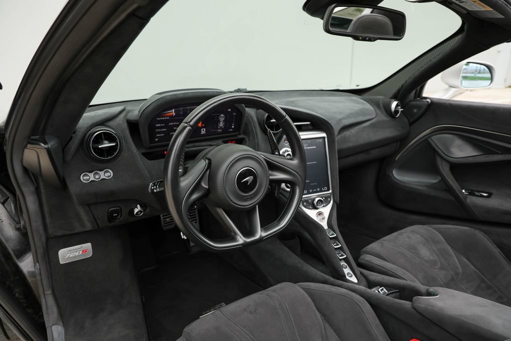 Used 2020 McLaren 720S Performance RWD image 17